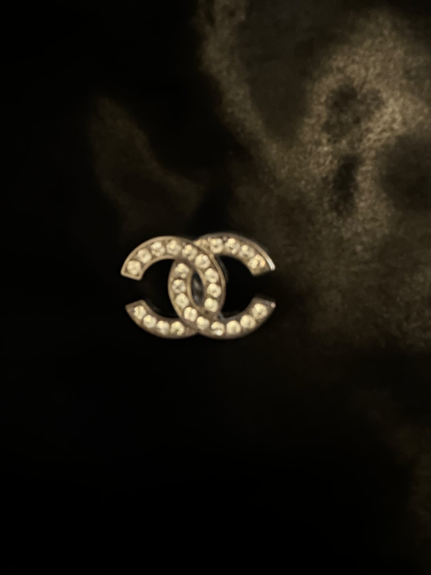 Outline Diamond C